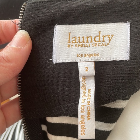 Laundry by Shelli Segal - Picture 4 of 4